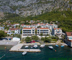 Stan-studio (garsonjera) na prvom redu do mora u Risnu - 6