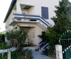 5sobni stan 139 u potkrovlju 139 kvm. Beograd-Zemun-Altina