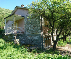 Prodajem 2 kuce na istom placu na Djerdapu kod Golubca Eur 36000