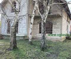 Prodajem kucu sa imanjem u Surduku