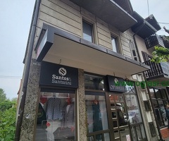 Prodajem kucu sa lokalom u centru Pozege