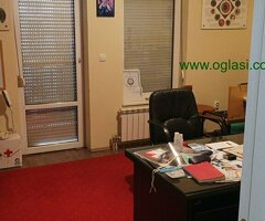 Izdajem stan od 100 kvm na 3. spratu, ulica Maksima Gorkog, preko puta Kalenic pijace