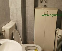 Izdajem stan od 100 kvm na 3. spratu, ulica Maksima Gorkog, preko puta Kalenic pijace - 6