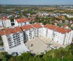 Prodajem trosoban stan u Zelezniku, ul Titova, 85m2