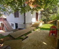 Avala, kragujevacki put. 200 m2, uknjizena 130.000 e