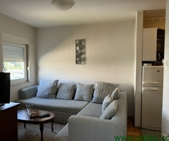 Vlasnik izdaje nameštenu garsonjeru, 30 kvm, na III spratu, Podgorica