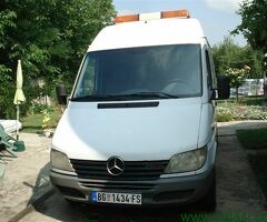 Mercedes Sprinter sa opremom za probijanje kanalizacione mreze